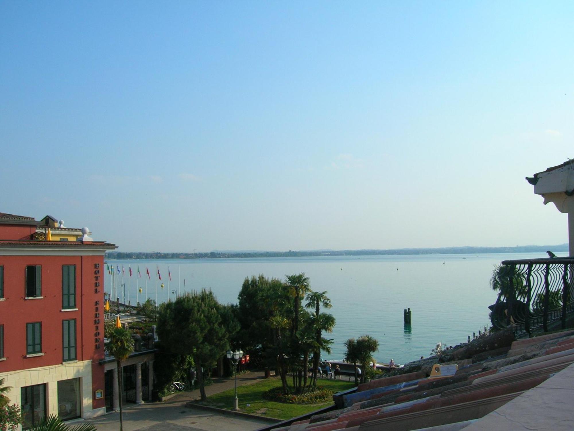 Le Reve - Lake View Rooms Sirmione Luaran gambar